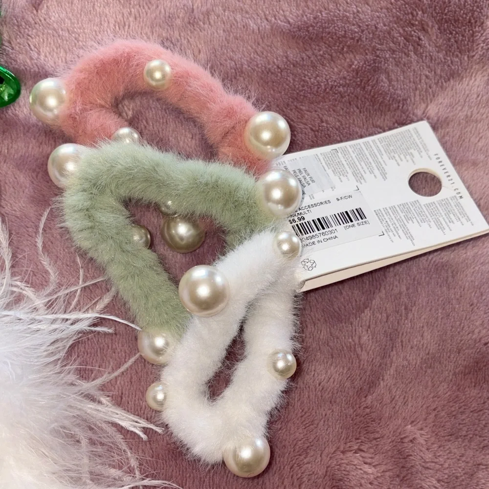 Forever 21 includes fluffy
